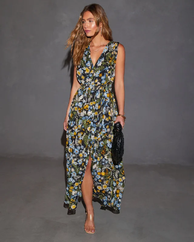 Maxi dress with floral print-Yasmin Floral V-Neck Maxi Dress