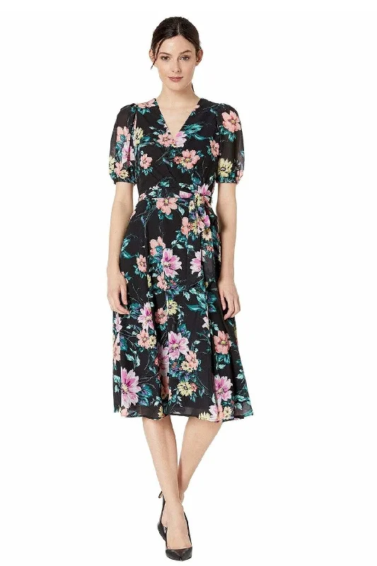 Maxi dress for summer-V-neck Black Maxi Dress With Floral Prints